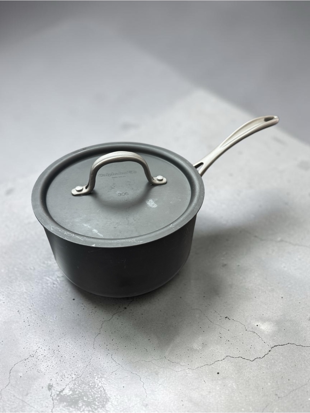 Calphalon 2 1/2 QT Pot 8702 1/2 Hard Anodized Aluminum 7 Inch With Lid 306
